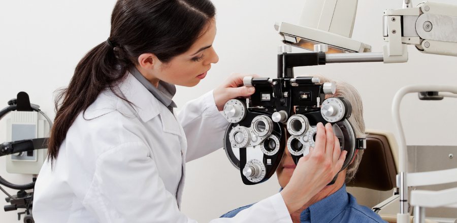 Optometrist 